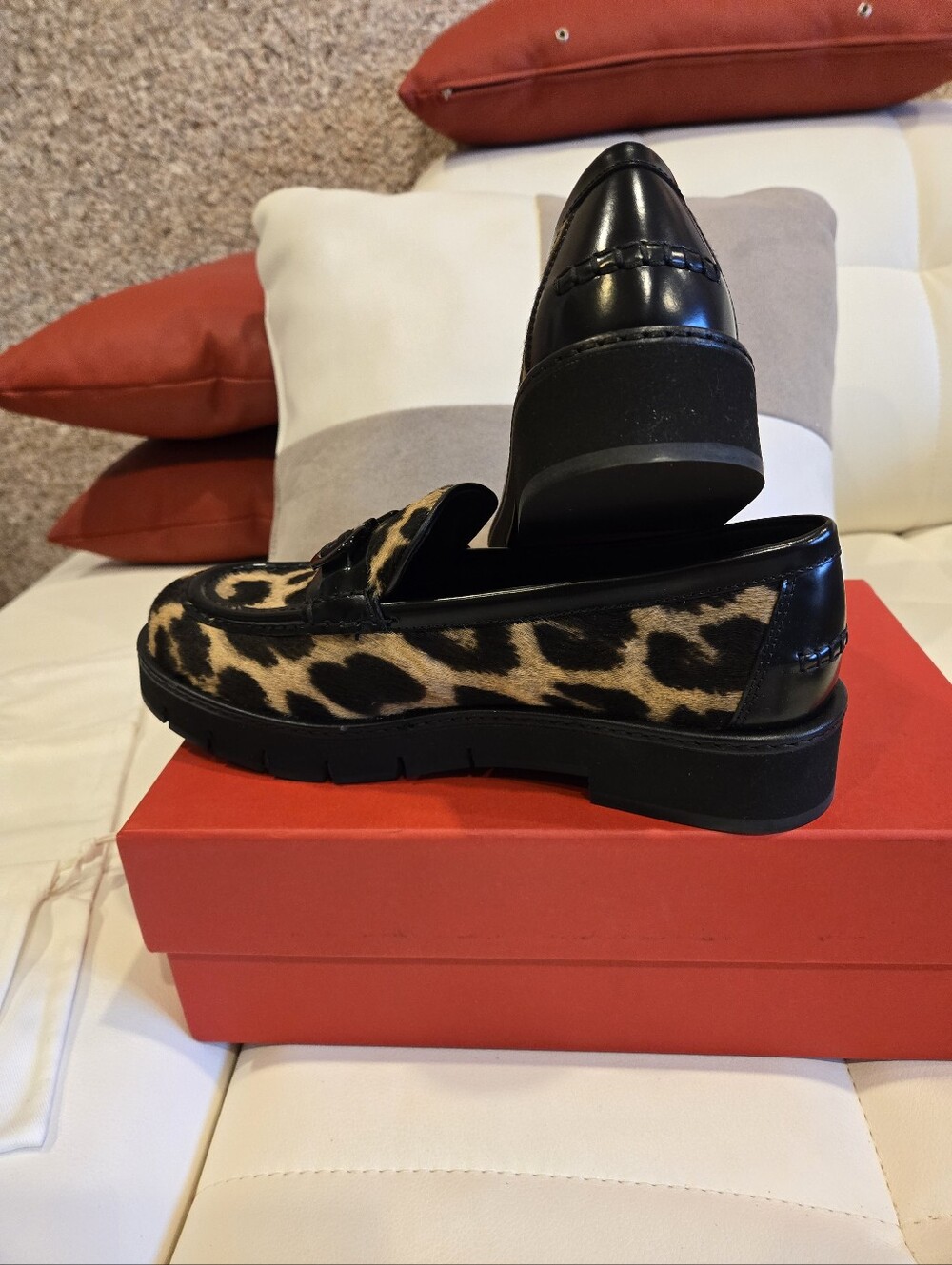 Ferragamo Women's Ofelia Leopard Real Haircalf Loafer Gancini Size 9 and 9.5 NWB - Picture 8 of 16